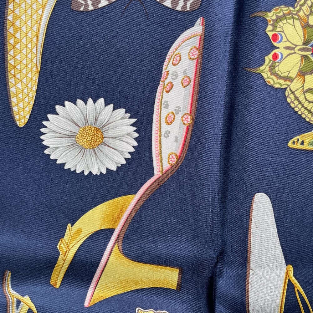 Salvatore Ferragamo Silk "Calzature" Scarf Shoe Motif - Picture 9 of 15